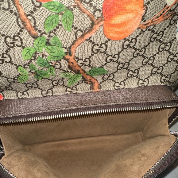 Gucci Tian GG Supreme Backpack
Monogram GG Floral Pattern Beige/Ebony/Multicolor - Picture 4 of 13